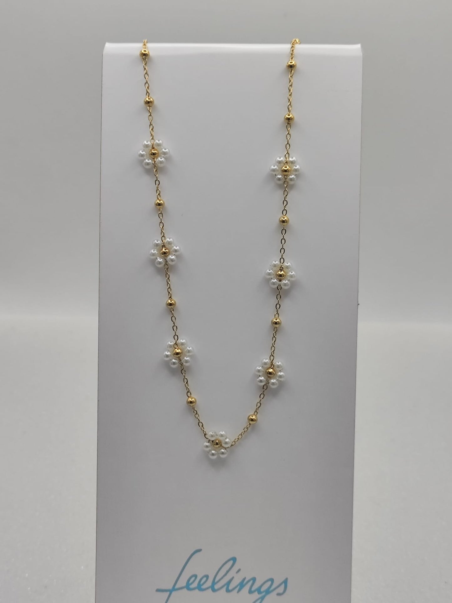 Collana fiori margherite con perline bianche base acciaio dorato anallergico