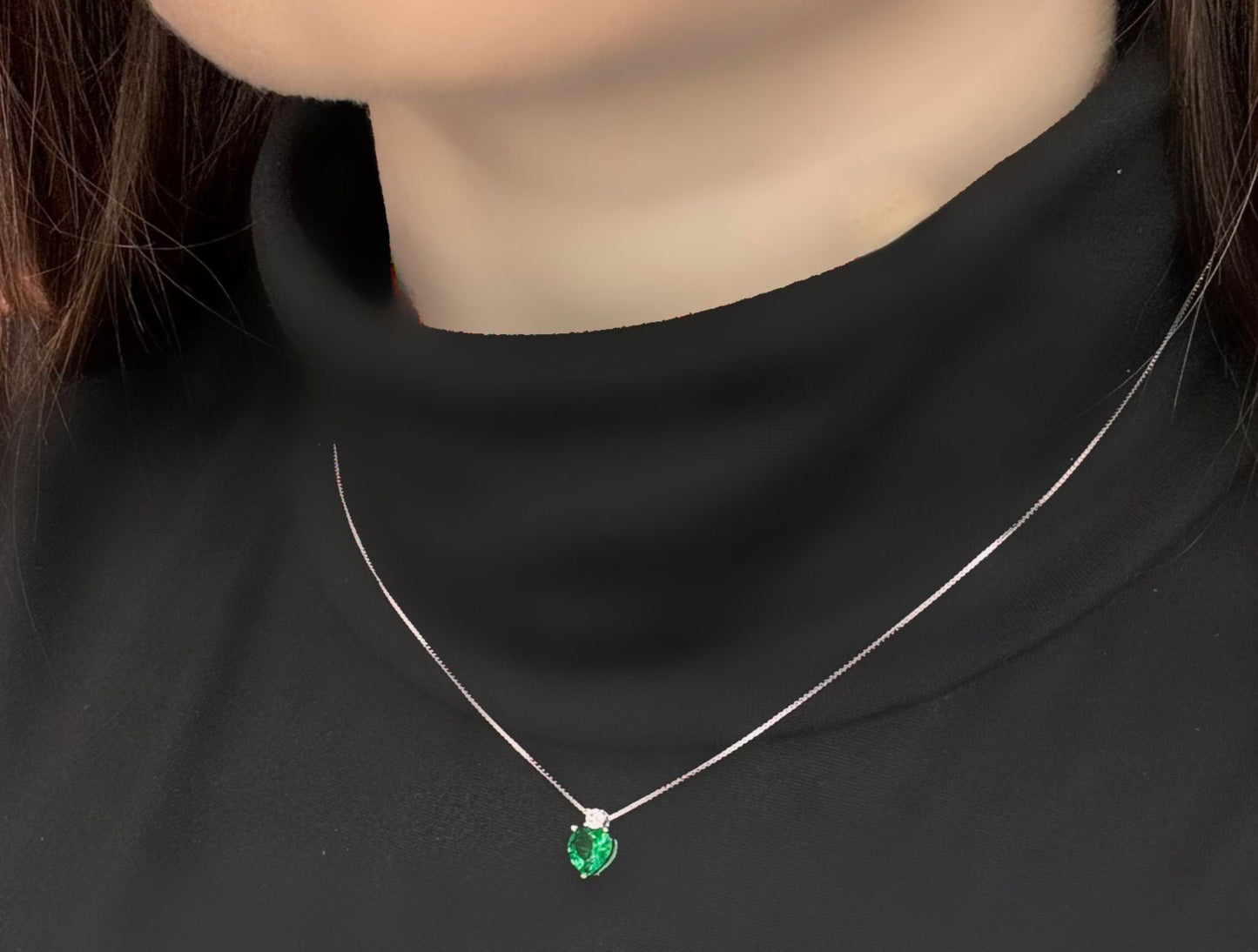 Collana forma cuore  di cristallo verde swarovski con punto luce in argento 925 anallergico Feelings Jewels